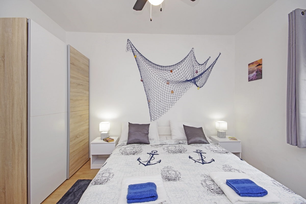 Apartment Žal 2 (2+2), Betina - Murter, Croatia